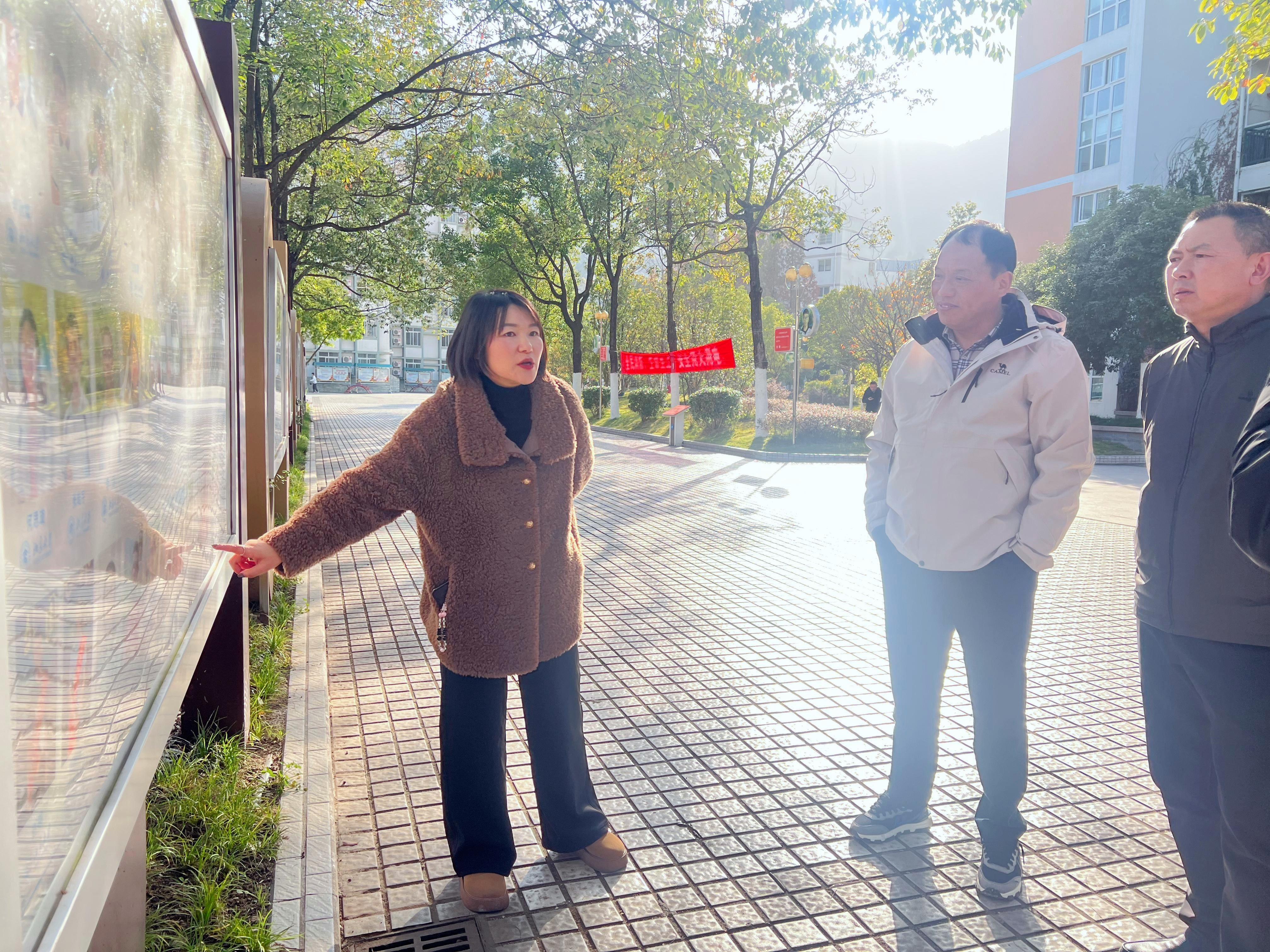 gongyi1 GA黄金甲新材王旭映董事长情系广元表国语学堂穷困学子